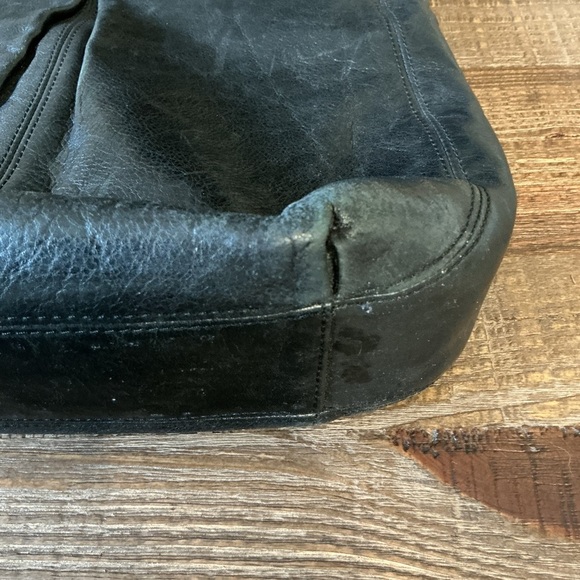 Coach Ashley Leather Hippie Pleated Shoulder Bag in black Snakeskin Trim. - Picture 4 of 13